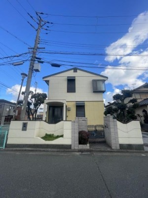 広々とした４LDKの間取り・軽量鉄骨造で耐久性に優れています・２階建てでプライバシーも確保・お子様の成長に合わせて使えるお部屋がたくさんあります！