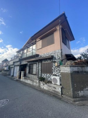便利な立地で通勤・通学もラクラク・中古ながらもきれいにリノベーション済み・自然に囲まれた静かな住宅街でゆったりとした時間を過ごせる