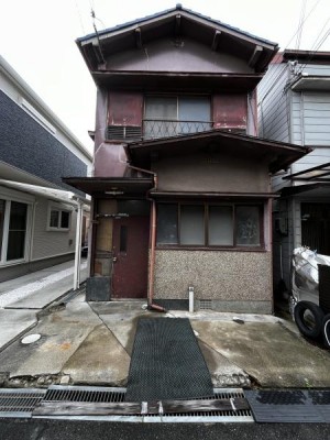 西明石駅徒歩9分の近さ。通勤通学に便利＋駅周辺の生活施設も利用しやすい
