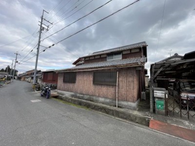 都市計画法第34条第11号区域内につき再建築可、建物は２棟有！、仮測量では421.01平米