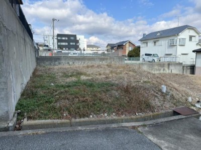 「建築条件なし」お好きなハウスメーカーで建築できます。
車の通りも少ない閑静な住宅地
