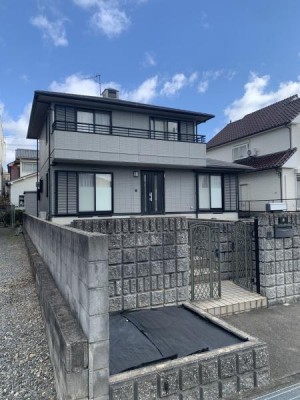 メーカー施工物件で室内非常にきれいです！オール電化！古家付き土地売買、現状有姿渡し、売主の契約不適合責任免責