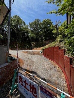 140坪の広い土地「建築条件なし」お好きなハウスメーカーで建築できます。

