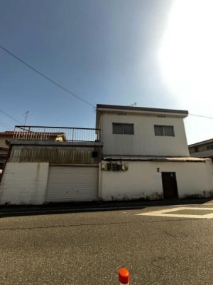 京都市伏見区・南区・東山区・下京区・右京区を中心とする不動産売買のセンチュリー21ハウスマーケット｜スタッフのオススメ物件や、オープンハウス・現地説明会など最新情報をお届け 「建築条件なし」お好きなハウスメーカーで建築できます。敷地面積約135坪
