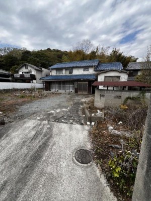 京都市伏見区・南区・東山区・下京区・右京区を中心とする不動産売買のセンチュリー21ハウスマーケット｜スタッフのオススメ物件や、オープンハウス・現地説明会など最新情報をお届け 「これだけ余裕があると将来の増改築もスムーズ」と設計担当が語る広い土地
