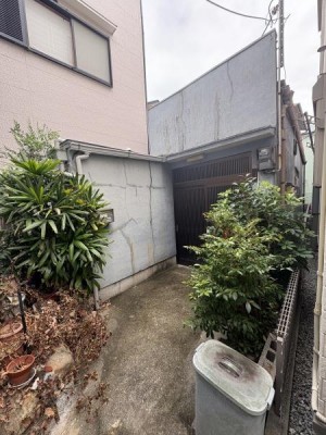 再建築不可、増築未登記部分あり、現状有姿渡し、お風呂はありません