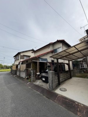 古家付き土地売買、売主の契約不適合責任は免責、現状渡し、入居中の為内見時は予約が必要です