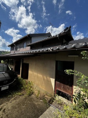 線引き前住宅に該当するので再建築可能です。敷地面積約64.83坪