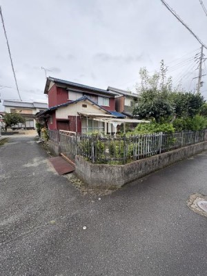 現状有姿渡し、線引き前住宅の為に再建築可能です、