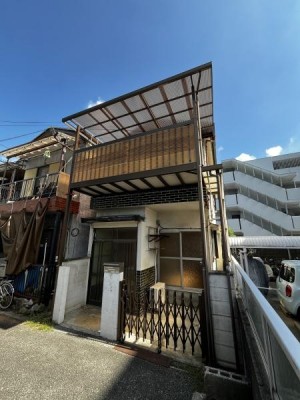 生活利便性◎再建築不可でも安定稼働
家賃相場5万～5.5万円　表面利回り約15％