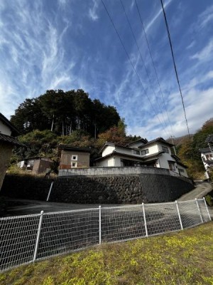 駐車場付なので、車でのお出かけが多い方にお勧めです。
