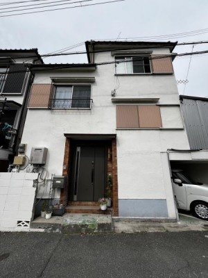 京都市伏見区・南区・東山区・下京区・右京区を中心とする不動産売買のセンチュリー21ハウスマーケット｜スタッフのオススメ物件や、オープンハウス・現地説明会など最新情報をお届け 部屋数充実の4DK。ご家族でゆったり暮らせる3階建住宅。敷地面積約19.47坪
駐車場付き（軽自動車のみ）ウッドデッキで家庭菜園可能です。
