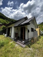 別荘地として最適です。平成16年新築なのでリフォームなしですぐ入居可能です。